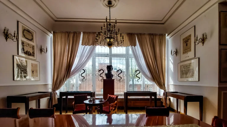 Sala w klasycznym stylu.